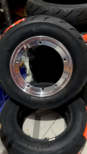 Ban luar vespa clasik Racing Maxxis Victra ring 10 3.50 soft compound px sprint excel dsb tubeles cocok untuk touring maupun harian Harga Perpcs Sebiji bagus murah grosir eceran