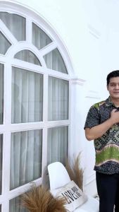 Boutique - Atasan Baju Couple Pria Dan Wanita Seragam Batik Model Terbaru 2024