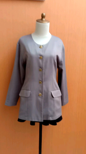 atasan wanita abu muda L XL cewek jumbo lengan panjang kantong kiri kanan kancing hidup depan