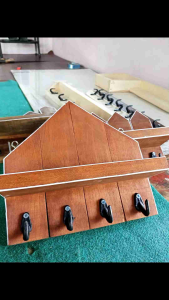 RAK DINDING/RAK GANTUNGAN KUNCI / RAK TEMPEL /KAPSTOK-HANGER