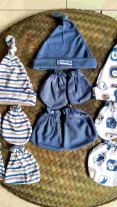 4in1 / 3 Pcs Topi Bayi Dan 3 Set Sarung Tangan Dan Kaki Bayi Usia 0-3 Bulan