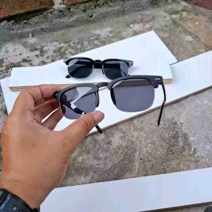 Kacamata Hitam Clubmaster Gaya Retro Lensa Hitam Anti Silau