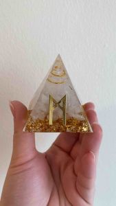 Piramid Orgonit Rune Kemanusiaan Humanity Rune Orgonite Pyramid 人性符文奥根金字塔