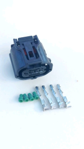 ปลั๊กแอร์โฟร์ Toyota Revo ตัวเมีย 4ช่อง ส่งจากไทย