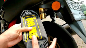 Aksesoris shockbreaker belakang motor