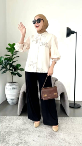 Kemeja Wanita Korean Style Renda Adisthi Cream Bordir Manik Silk Mewah Oversize Jumbo Bigsize