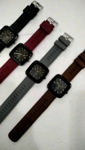 Jam Tangan Tali Karet Wanita: Desain Elegan & Kualitas Tinggi