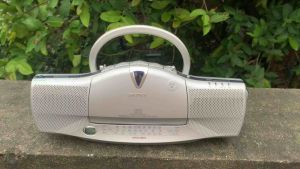 Radio AM FM và CD bãi hãng SONY CFD-E10TV