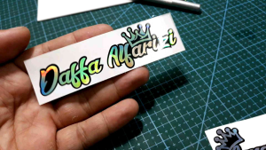 {\n    \"article\": \" STICKER NAMA SENDIRI CUSTOM MAHKOTA suka sukasesuai keinginan andamenggunakan bahan berkualitas baik