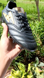 sepatu bola kulit specs hitam gold bahan kulit kangguru terbaru nyaman dipakai