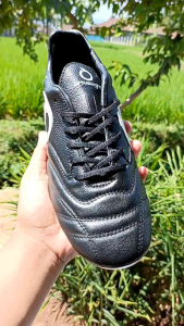 Sepatu Bola Ortuseight Kulit Realpict 100% Free Kaos Kaki Sepatu Bola Terbaru