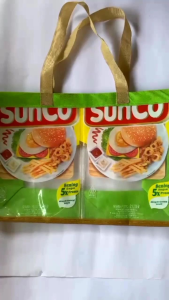 Tas Daur Ulang yang terbuat dari plastik bekas minyak