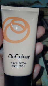 Foundation Peach Glow yang membuat tampilan Wajah Lebih Flawless 30 ml