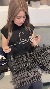 ไม่แขวนลิฟท์กางเกง สีดำ ปรับระดับได้ มีความแข็งแรง 1 แพคมี12 อัน