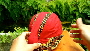 BLANGKON MATARAM ALUSAN MERAH SAMURAI KUNING