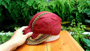 BLANGKON MATARAM ALUSAN MERAH MARUN SAMURAI KUNING