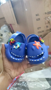 sandal anak tali belakang karakter ikan cakep size 20/25 bahan karet