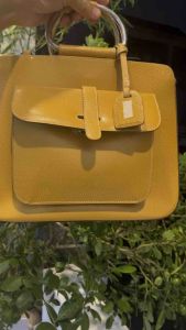 Túi 2hand xách tay có dây đeo vintage cực đẹp nhà Gu Chì aut của Pháp có code -T372