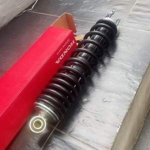 Shockbreaker Belakang Original Vario 125 & 150