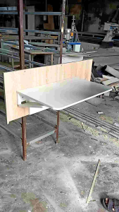 Bàn làm việc gấp gọn  tiên lời nhiều không gian. kích thước 80cm x 50cm  thỏa mái làm việc