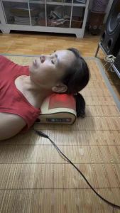 Gối massage đa năng - Massage 6D - 20 Vòng Bi Xoay 2 chiều - Sưởi nhiệt Hồng ngoại - Thiết Kế Công Thái Học