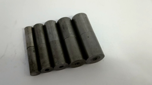 engsel bubut besi As 3/4 inc panjang 7cm | engsel cabut pintu besi