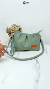 Tas selempang wanita fashionable Daisy glliter by Gabia bahan chocoly glliter