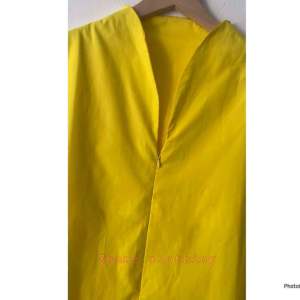 SHANE CLOTHING GILVA MIDI DRESS SELETENG LENGAN PENDEK