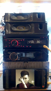 Máy Phát nhạc liền Amply Carozella Pioneer DEH 350. TÍNH NĂNG RADIO/ CD MP3/  Aux in 3.5.