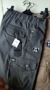 Celana Pendek Cargo Tempel Pria: Pilihan Terbaik untuk Aktivitas Outdoor