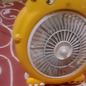 kipas angin karakter