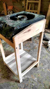 MEJA KOMPOR TUNGKU 1 - RAK DAPUR 2 SUSUN KAYU  ukuran: 31x33x65 cm  dikirim dalam keadaan bongkar pasang per ambalan kayu sudah dilubangi dan ditandai dengan nomor urut pemasangan. Sekrup sudah kita kasih pemasangan 5 menit jadi siapkan obeng aja.  fun