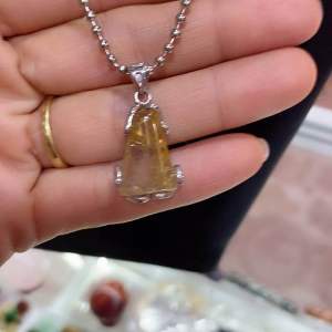 Vòng cổ mặt đá thạch anh tóc vàng thiên nhiên