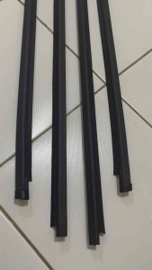 1 set HIGH QUALITY OUTER RUBBER MOLDING WEATHERSTRIP ISUZU MUX MU-X 2013 2014 2015 2016 2017