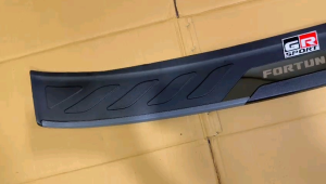 Sillplate Belakang All New Fortuner 2016-2025 GR SPORT Hitam Elegant List Chrome