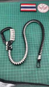 สายคล้องพวงกุญแจและอุปกรณ์อื่นๆกันร่วงพื้น ถักเชือกparacord 4mm. ความยาว60 cm. ตะขอใหญ่วัสดุพลาสติก ตะขอเล็กวัสดุโลหะ