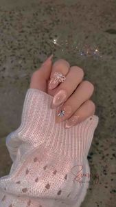Nail box thiết kế charm nơ vẽ nổi