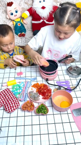 Đồ chơi nhà bếp nấu ăn thật cho bé