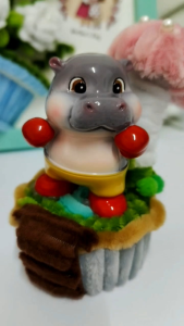 ตุ๊กตาหมูเด้งนำโชค โมเดลหมูเด้ง ของขวัญวันเกิดงานแฮนด์เมด หมูเด้งลิขสิทธิ์ พร้อมส่ง น้องน่ารักมาก