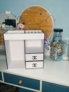 khay tủ kệ đựng mỹ phẩm trang sức size 30cm