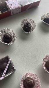 Valentine’s Day Chocolate Box: A 5pcs Delight with Almonds, Macadamia, Pistachios & Rice Crisps