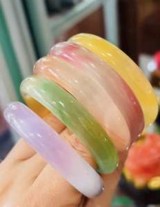 Vòng ngọc cao băng chủng ánh chiếu tím hồng xanh vàng lấp lánh dưỡng tâm 12li
