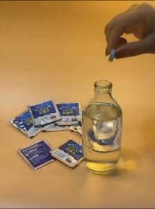 น้ำยาทำความสะอาดกระจกรถยนต์ เม็ดฟู่ล้างกระจก น้ำยาเช็ดกระจก เม็ดฟู่เช็ดกระจก ประตูกระจก หน้าตากระจก เม็ดน้ำยาทําความสะอาดกระจกรถยนต์ น้ำยาล้างกระจกรถ