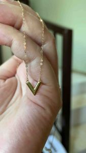 PAWNABLE 18K Saudi Gold V-Centered Necklace(Buo pendant)✨