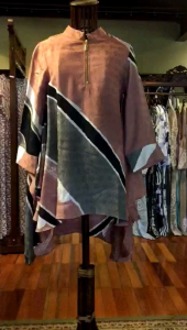 Larissa Tunik Viscos Dian Pelangi: Outfit Cantik & Elegan untuk Berbagai Acara