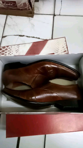 Sepatu Formal: Pilihan Terbaik untuk Acara Bisnis & Kantor