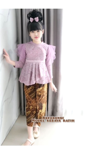 Kebaya Couple Warna Sage & Kebaya Wisuda: Desain Nyaman & Elegan