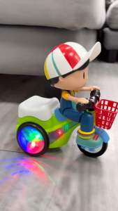 Đồ chơi cậu bé shipper có nhạc bánh xe phát sáng