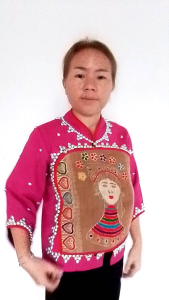 เสื้อใยกัญชงคอจีน หน้าใยกัญชงปั๊มเทียนลายอาข่า แต่งด้วยเม็ดเงินอาข่า อก35 ยาว 19 สนใจถามรายละเอียดได้ค่ะ