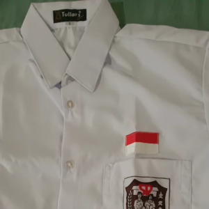 seragam sekolah SD lengan pendek logo sd+bendera